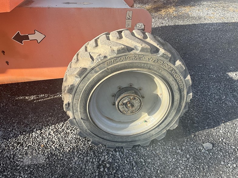 Telescopic Boom Lift - View 3